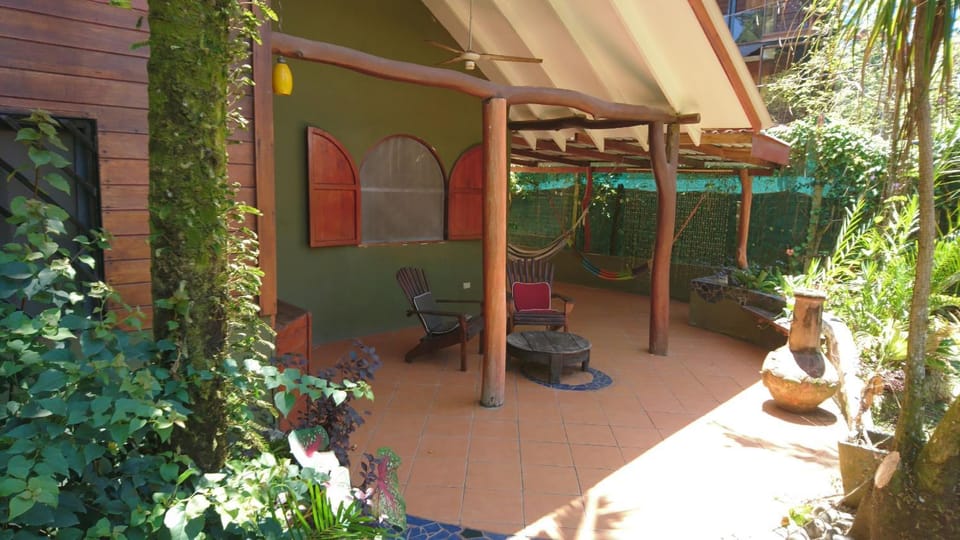 Patio, Facade/entrance