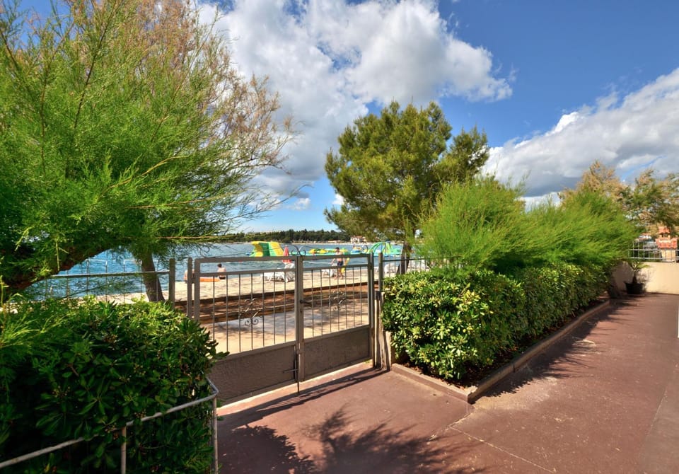 Patio, Beach