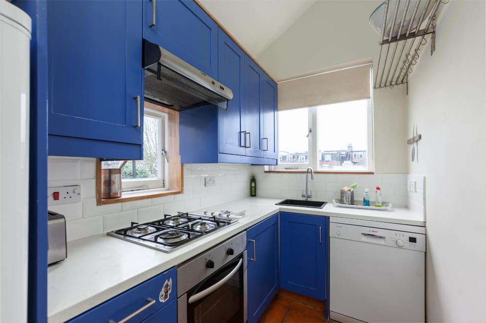Kitchen or kitchenette, Communal kitchen