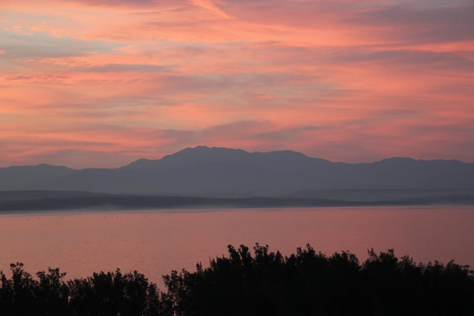 Mountain view, Sea view