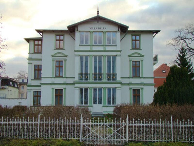 Property building, Facade/entrance