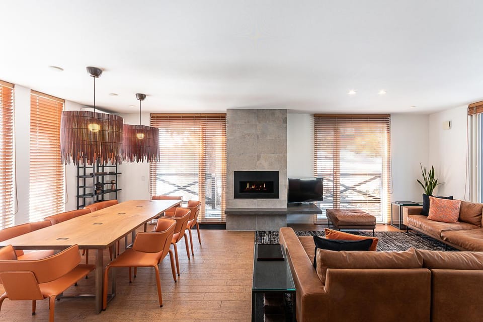 Living room, Dining area