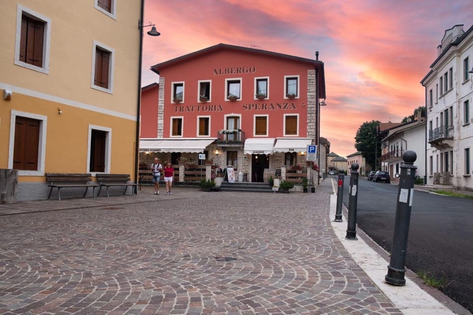 Property building, Restaurant/places to eat