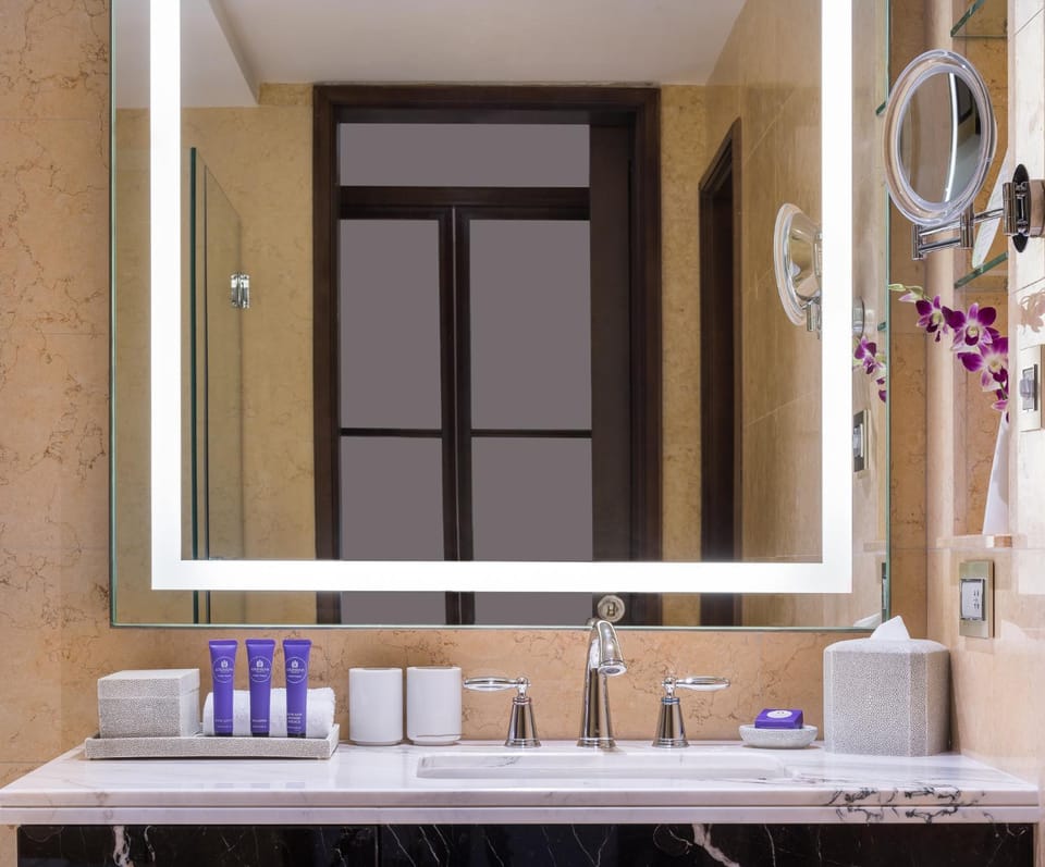 Toilet, Bathroom, Inner courtyard view