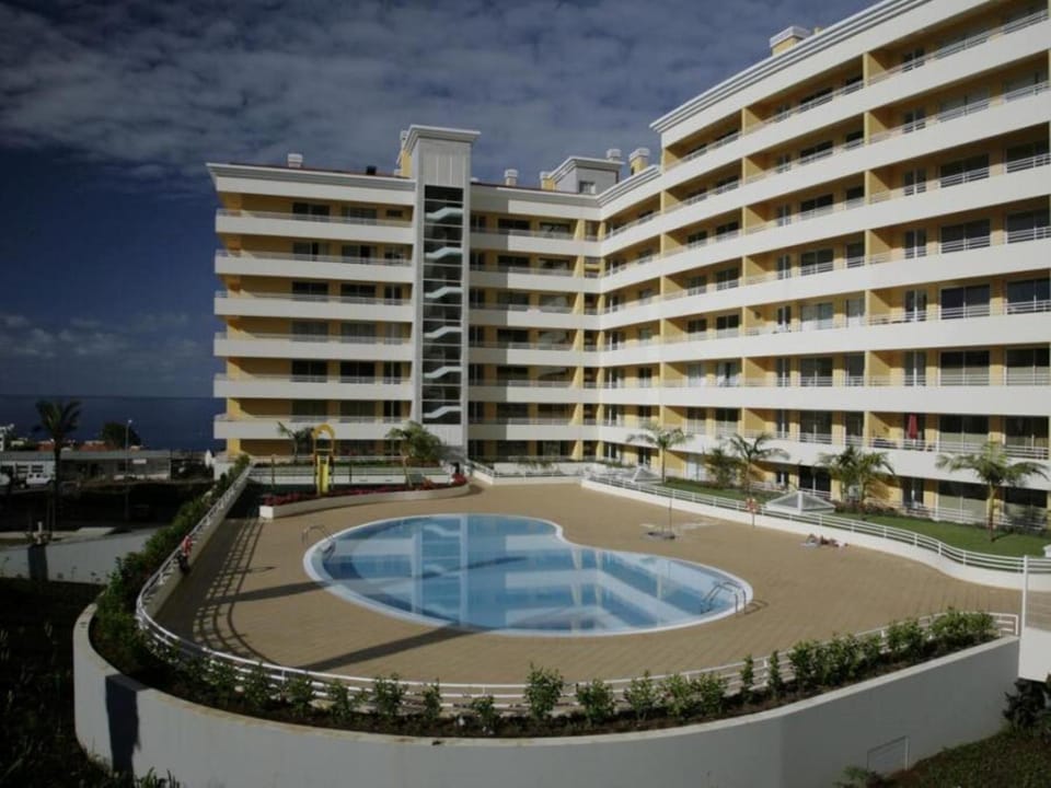Property building, Solarium, Swimming pool