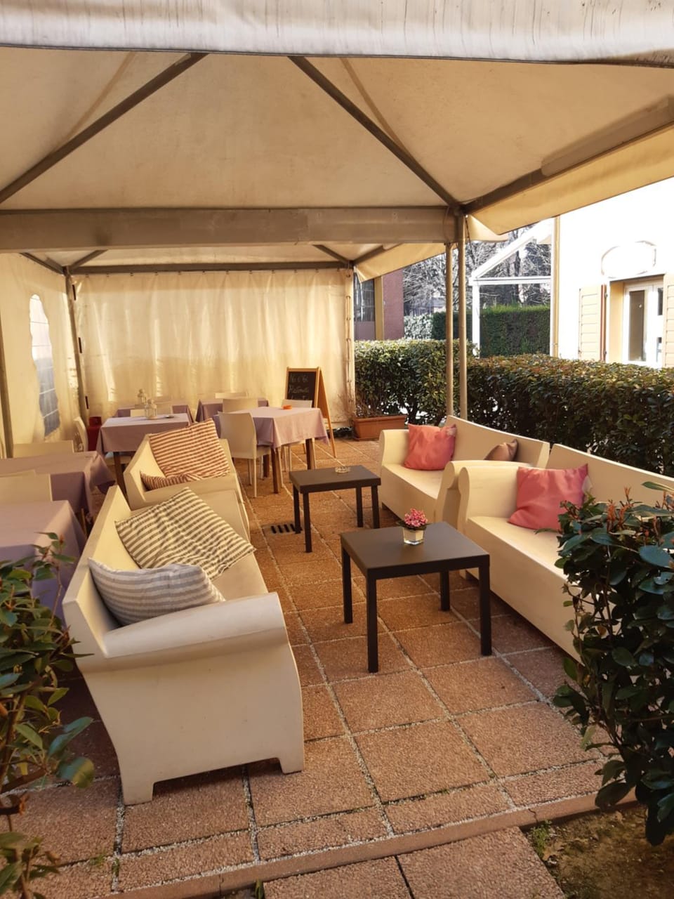 Patio, Seating area, On site