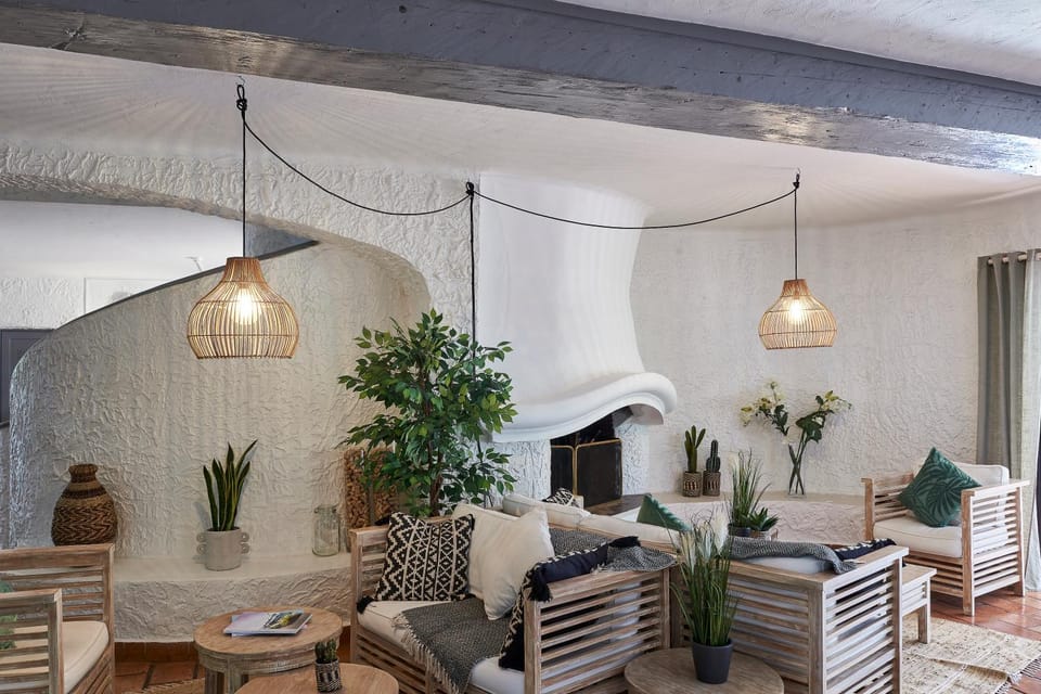 Lounge or bar