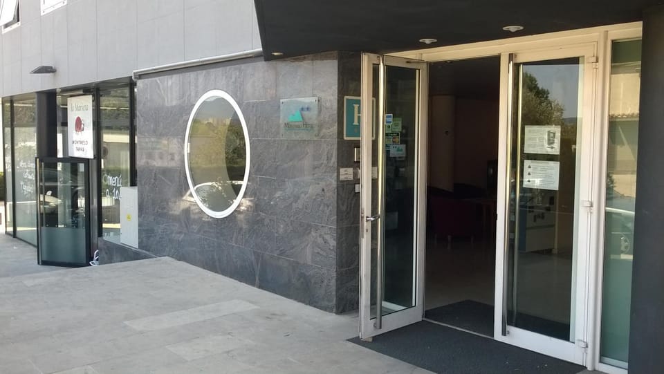 Facade/entrance