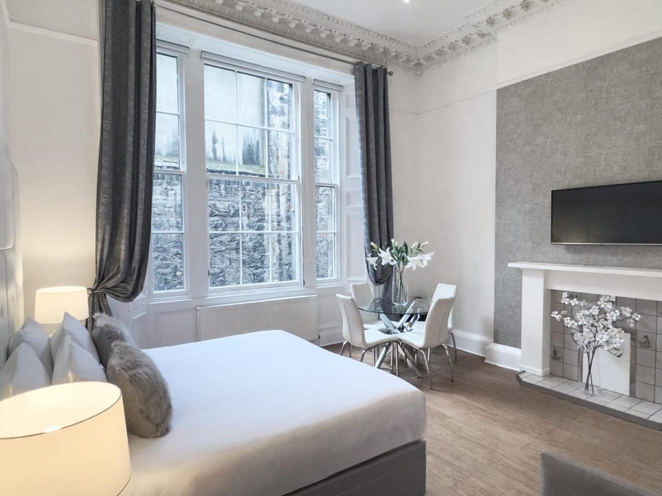 Bed, TV and multimedia