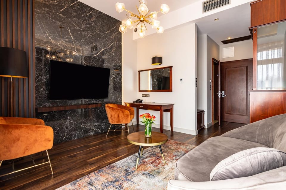 Living room, Photo of the whole room, Seating area