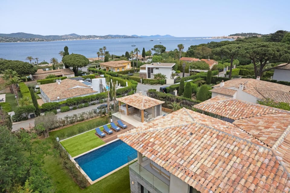 Property building, Sea view