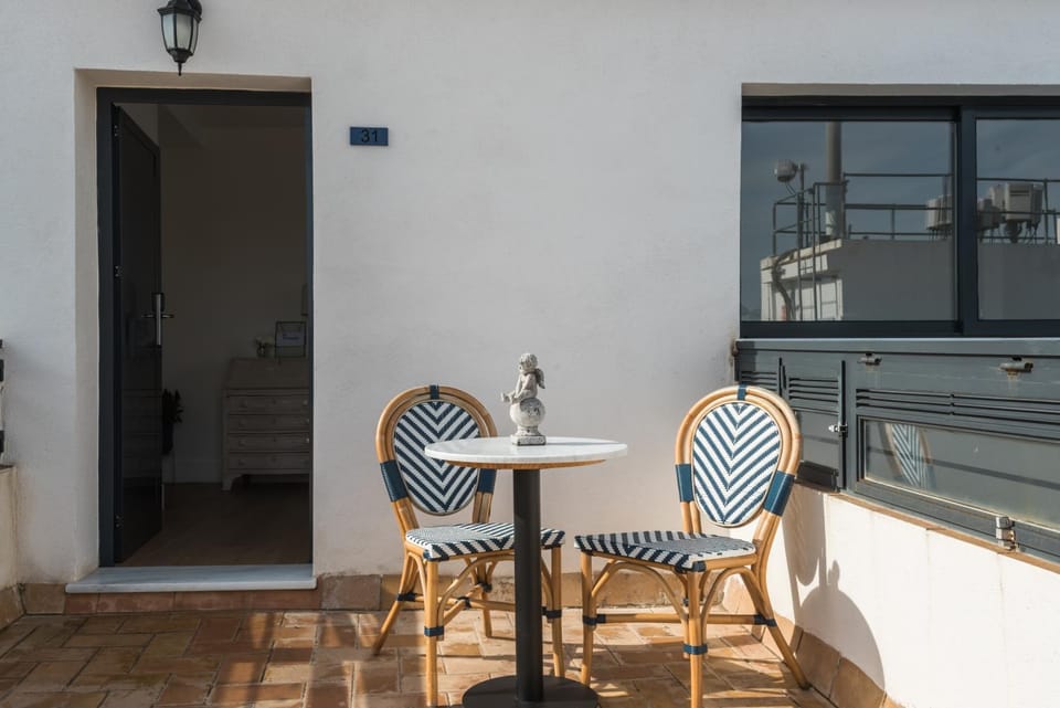Property building, Balcony/Terrace