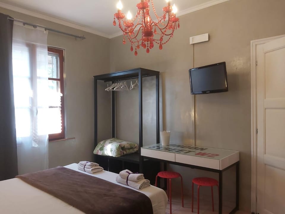 Communal lounge/ TV room, Dining area