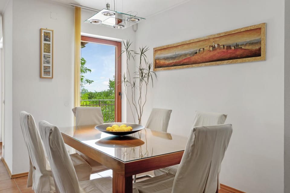 View (from property/room), View (from property/room), Seating area, Dining area, Food, Garden view, Garden view