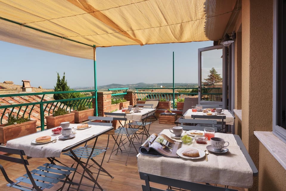 Property building, Balcony/Terrace, Breakfast