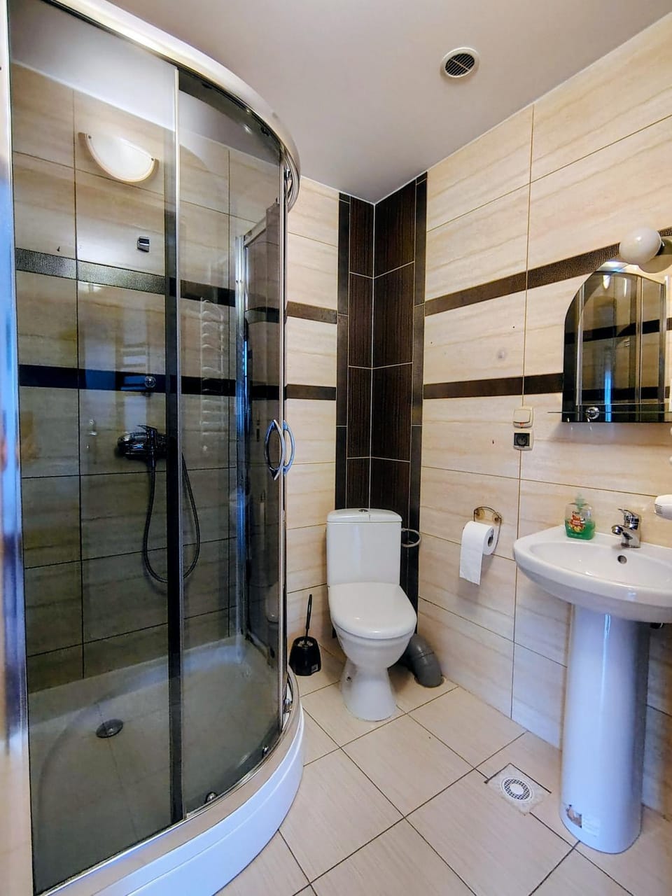 Pokoje Gościnne Barka - 300m do RESTAURACJI - 900m do JEZIORA i VELO CZORSZTYN Vacation rental in Lesser Poland Voivodeship