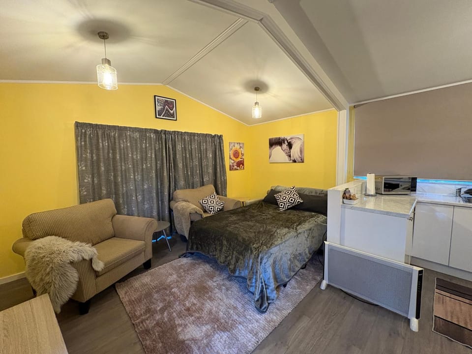 Flat Hills Tourist Park Campground/ 
RV Resort in Manawatū-Whanganui, New Zealand