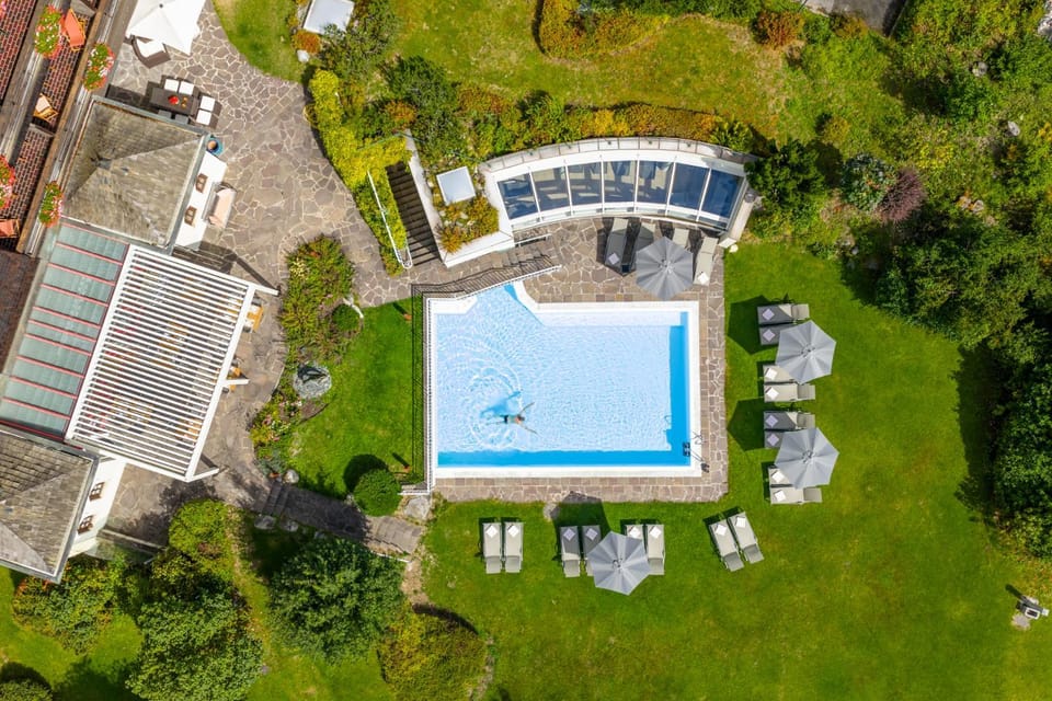 Natural landscape, Bird's eye view, Garden view, Swimming pool, sunbed