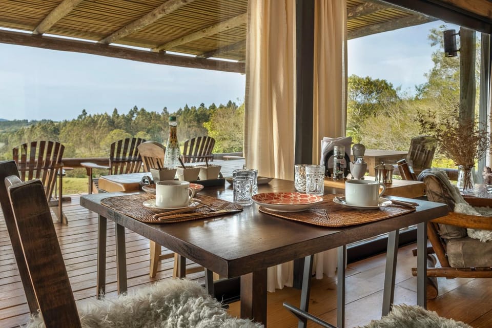 Restaurant/places to eat, Living room, Dining area, Food