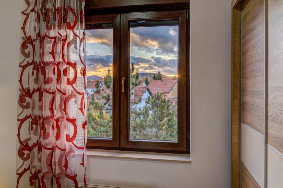 Nearby landmark, City view, Garden view, Mountain view, Street view