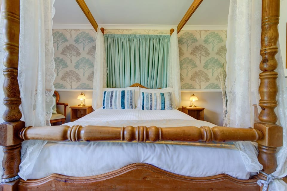 Bed, Decorative detail