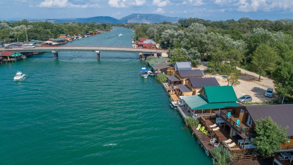Property building, Restaurant/places to eat, Day, Summer, BBQ facilities, Fishing, Fishing, Balcony/Terrace, Beach, Windsurfing, Diving, Diving, River view