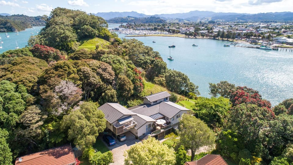 Mooring Lane Lodge Bed and Breakfast in Whitianga
