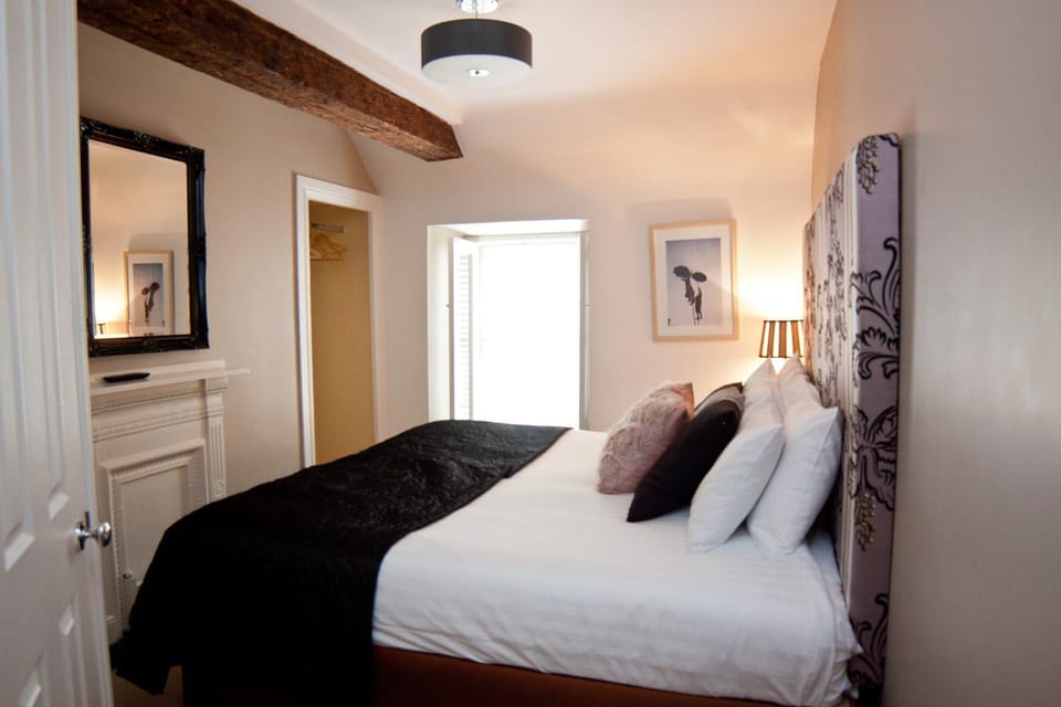 Bathroom, Bedroom