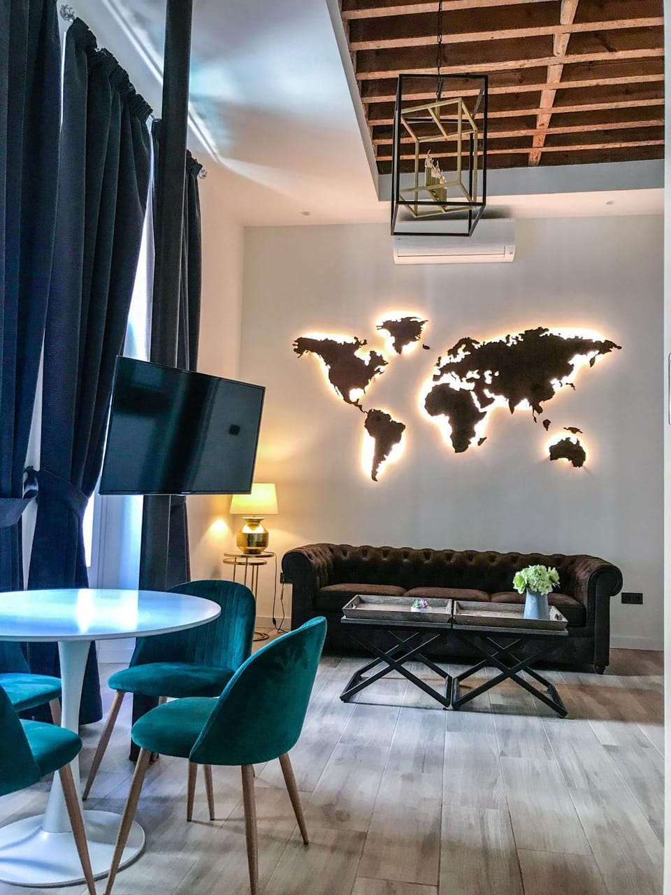 TV and multimedia, Living room, Dining area