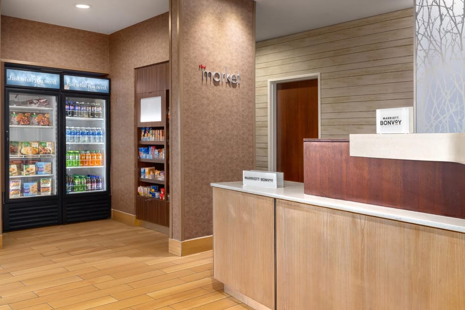 Food and drinks, Supermarket/grocery shop