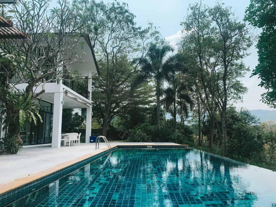 Property building, Day, Natural landscape, Garden, Garden view, Mountain view, Pool view, Swimming pool, sunbed