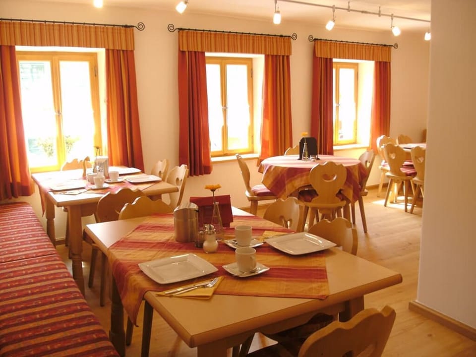 Restaurant/places to eat