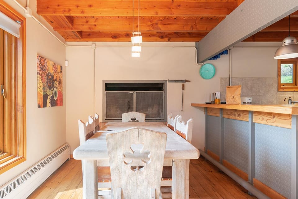BBQ facilities, Dining area