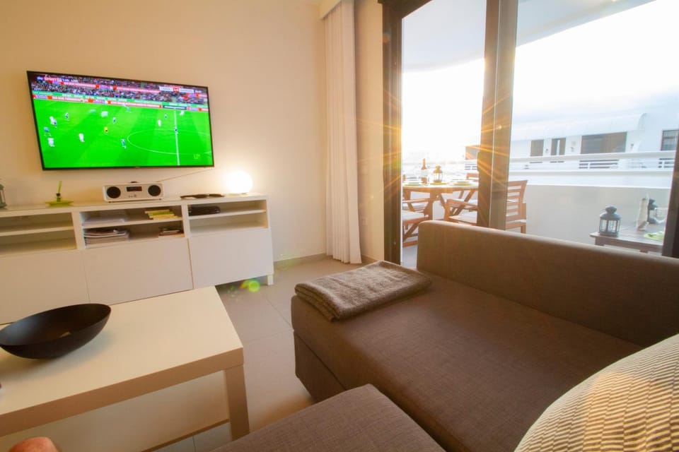 TV and multimedia, Balcony/Terrace, Living room, Seating area, On site