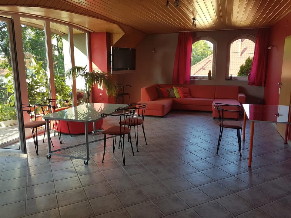Szigeti Apartmanház Apartment in Hungary
