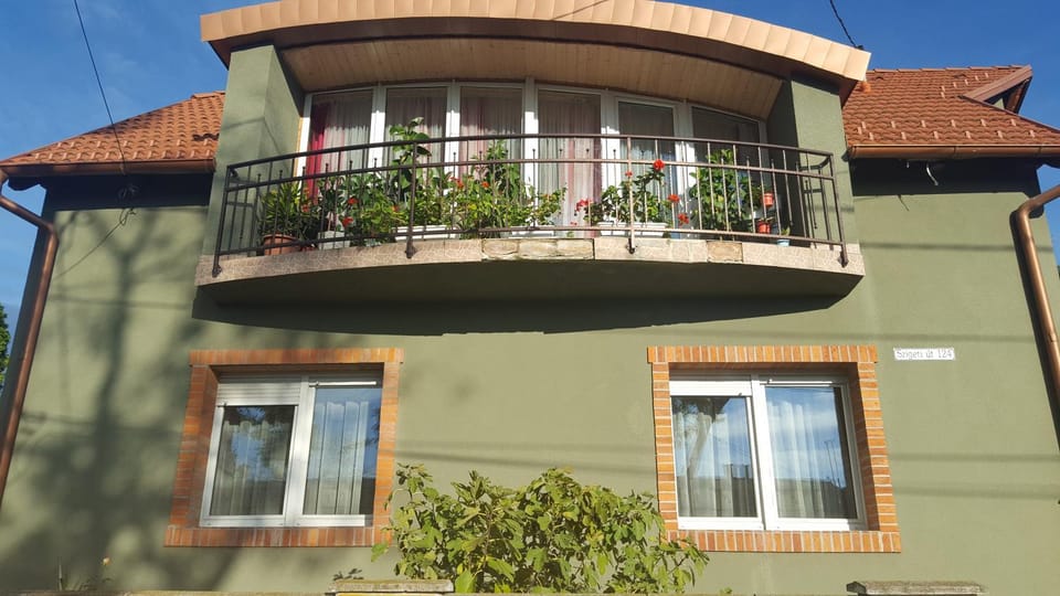 Szigeti Apartmanház Apartment in Hungary