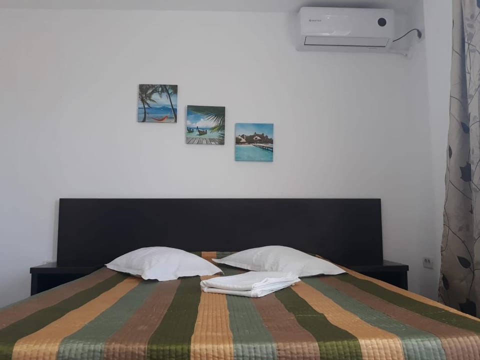Pensiunea Smarald Bed and Breakfast in Eforie Nord