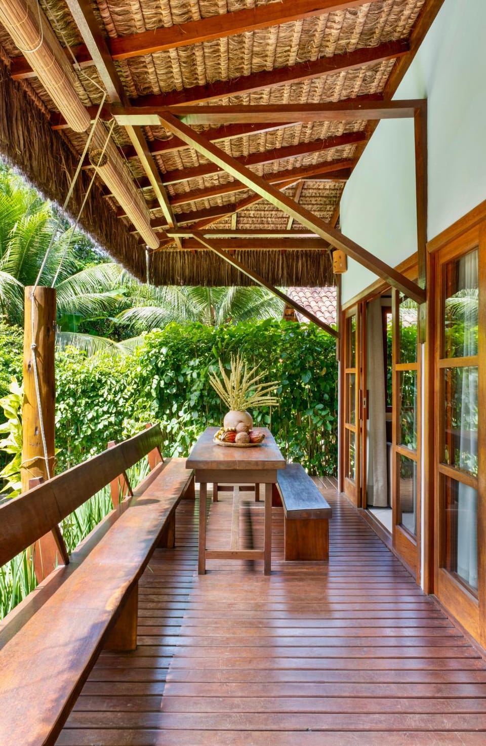 Patio, Day, Garden, Dining area