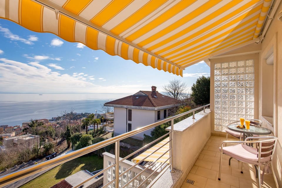 Garden, Balcony/Terrace, City view, Garden view, Sea view
