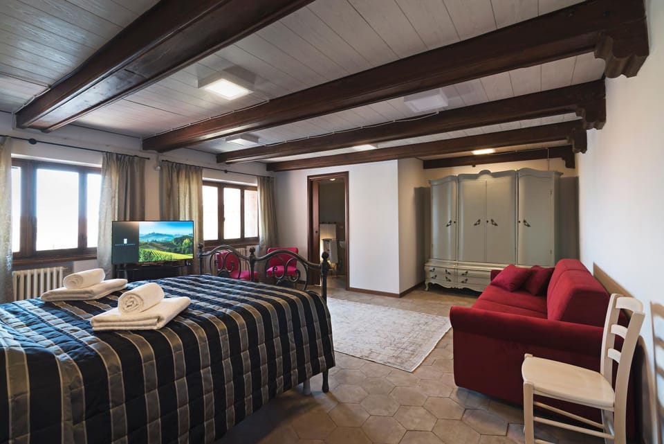 TV and multimedia, Living room, Bedroom