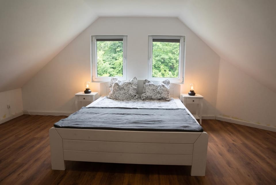 Bedroom, River view