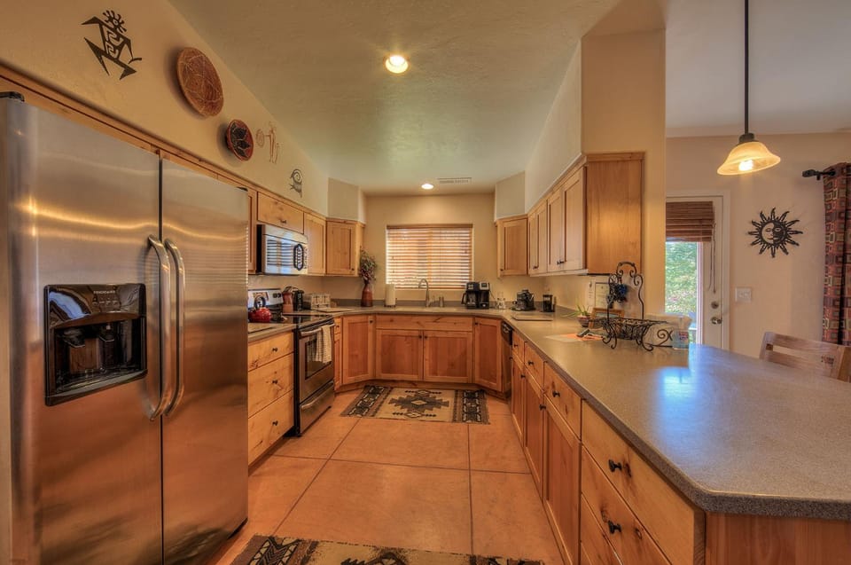 Kitchen or kitchenette, Dining area, dishwasher, oven, stove, toaster