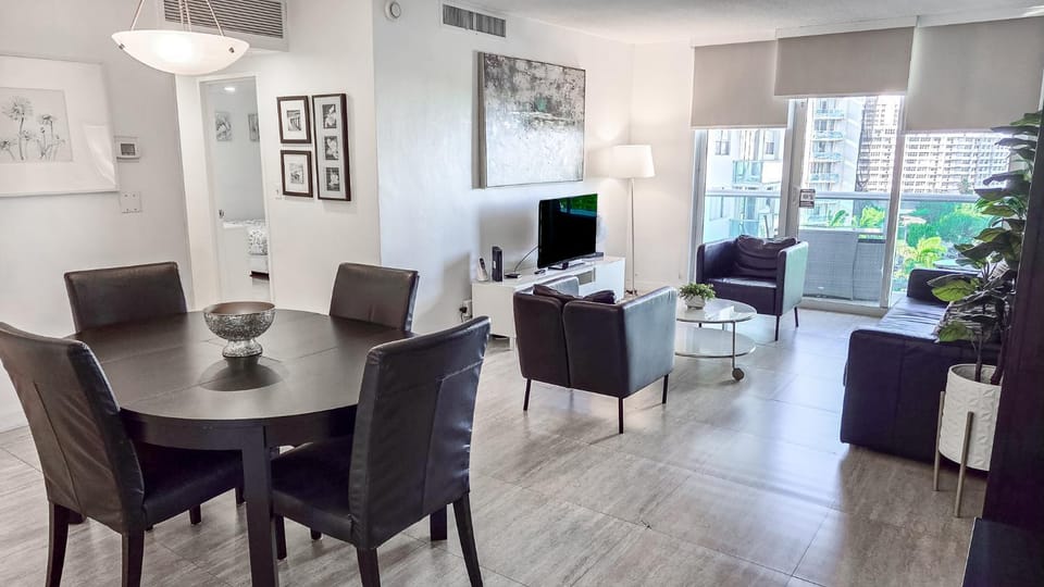 Living room, Dining area