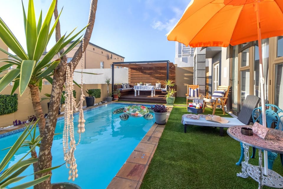 The Sandcastle Guesthouse - Melkbosstrand Bed and Breakfast in Cape Town