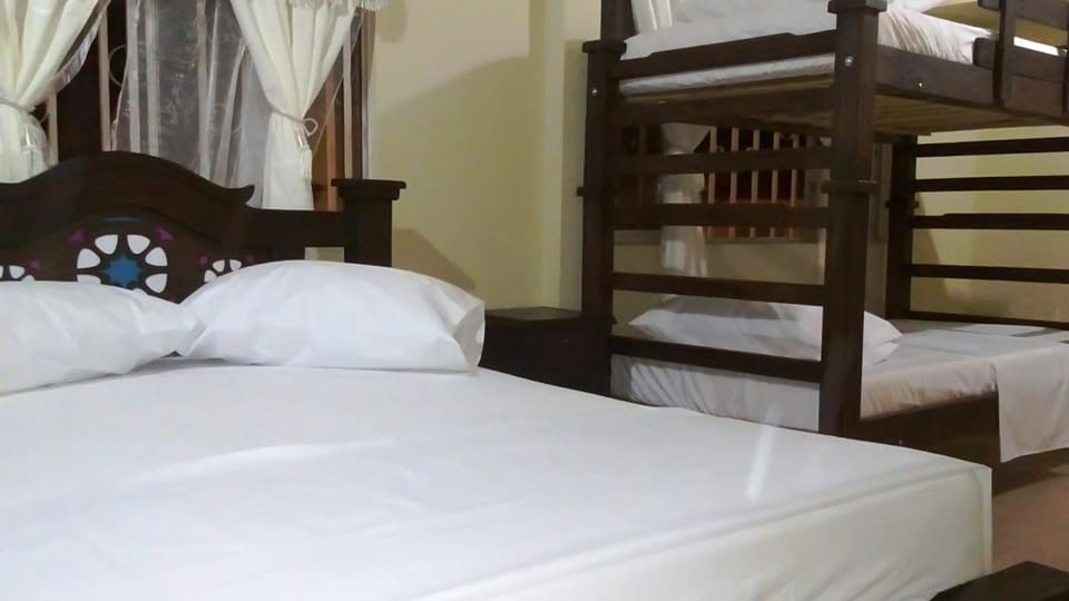 Bed, Other, Photo of the whole room, Decorative detail, bunk bed