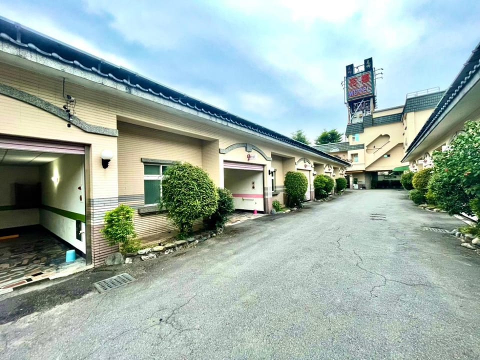 Property building, Garden view, Parking