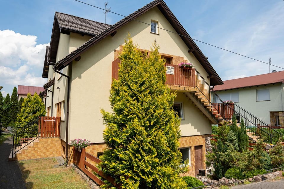 Property building, Spring, Day, Garden, Garden view