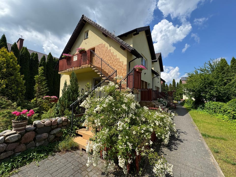 Property building, Spring, Day, Garden, Garden view, Breakfast