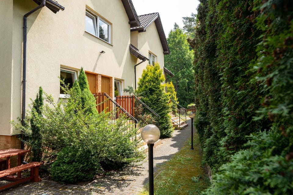 Property building, Spring, Day, Garden, Garden view