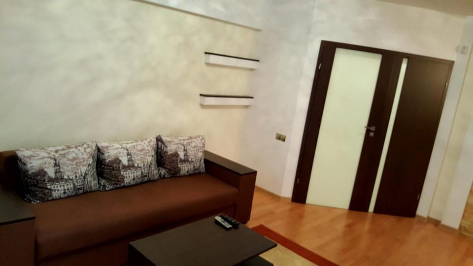 Communal lounge/ TV room, TV and multimedia, Living room, Seating area